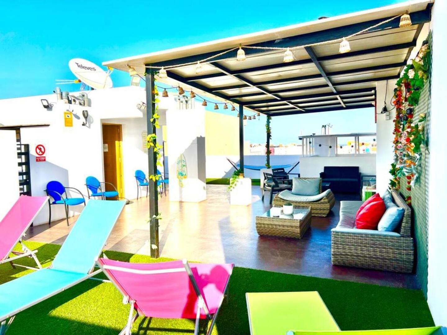 Animos! Apartments: Modern City & Beach Getaway for Nomads & Families Santa Maria Exterior photo